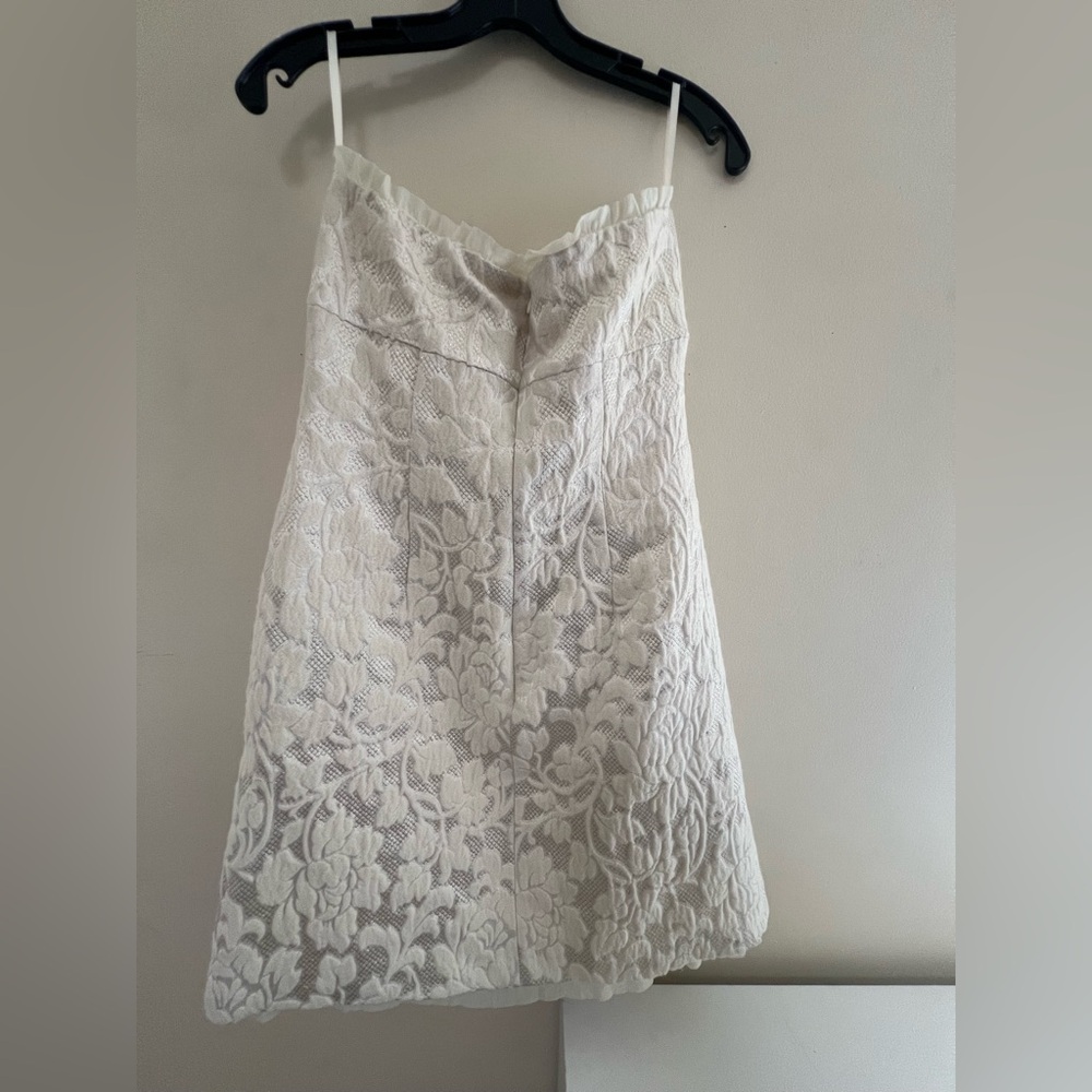 Creamy white strapless  Lace Dress - Picture 9 of 12